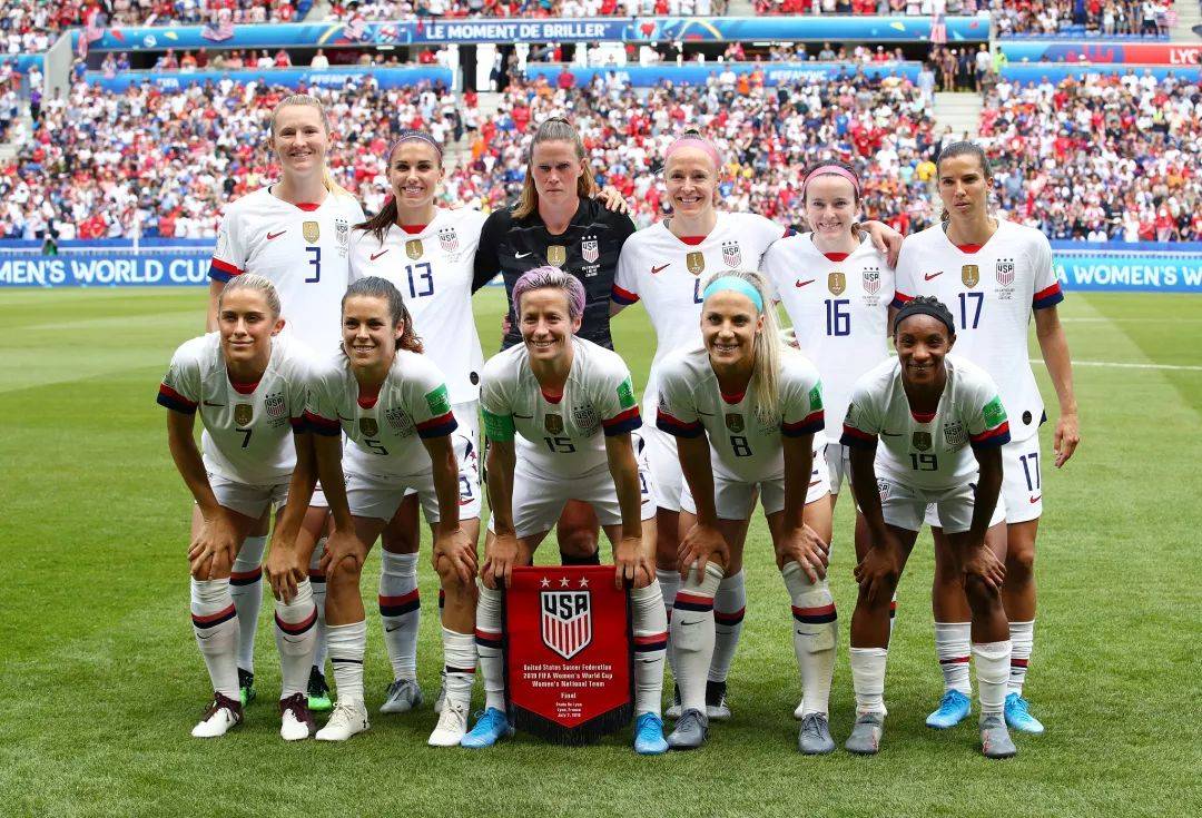 雷速官网-荷兰女足奋力拼搏，逆转胜利-第2张图片-雷速官网