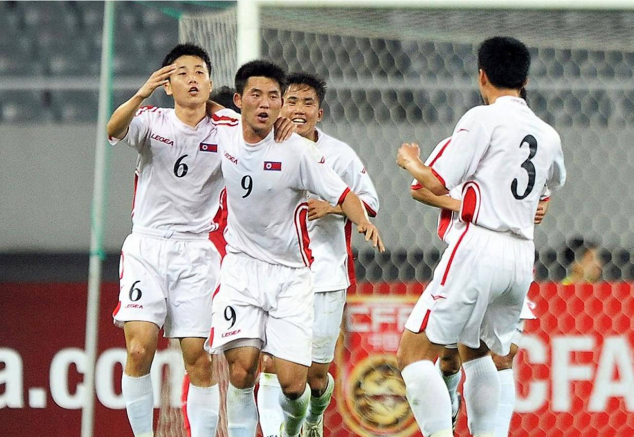 雷速-紧张激烈！国内足球强队对决-第2张图片-雷速官网