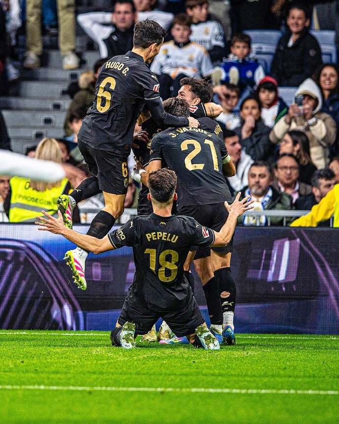 雷速官网-瓦伦西亚客场较劲，抢夺欧战资格-第1张图片-雷速官网