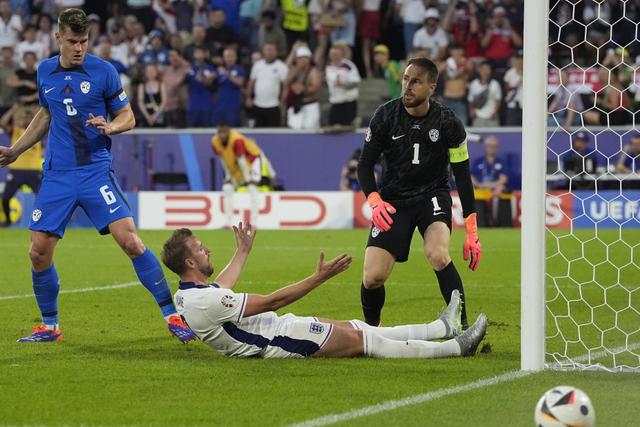 雷速官网-英格兰主场大胜克罗地亚，坚定实力争夺欧洲冠军-第1张图片-雷速官网