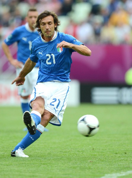 雷速官网-欧洲国家队对抗赛，球风娴熟令人惊叹-第1张图片-雷速官网