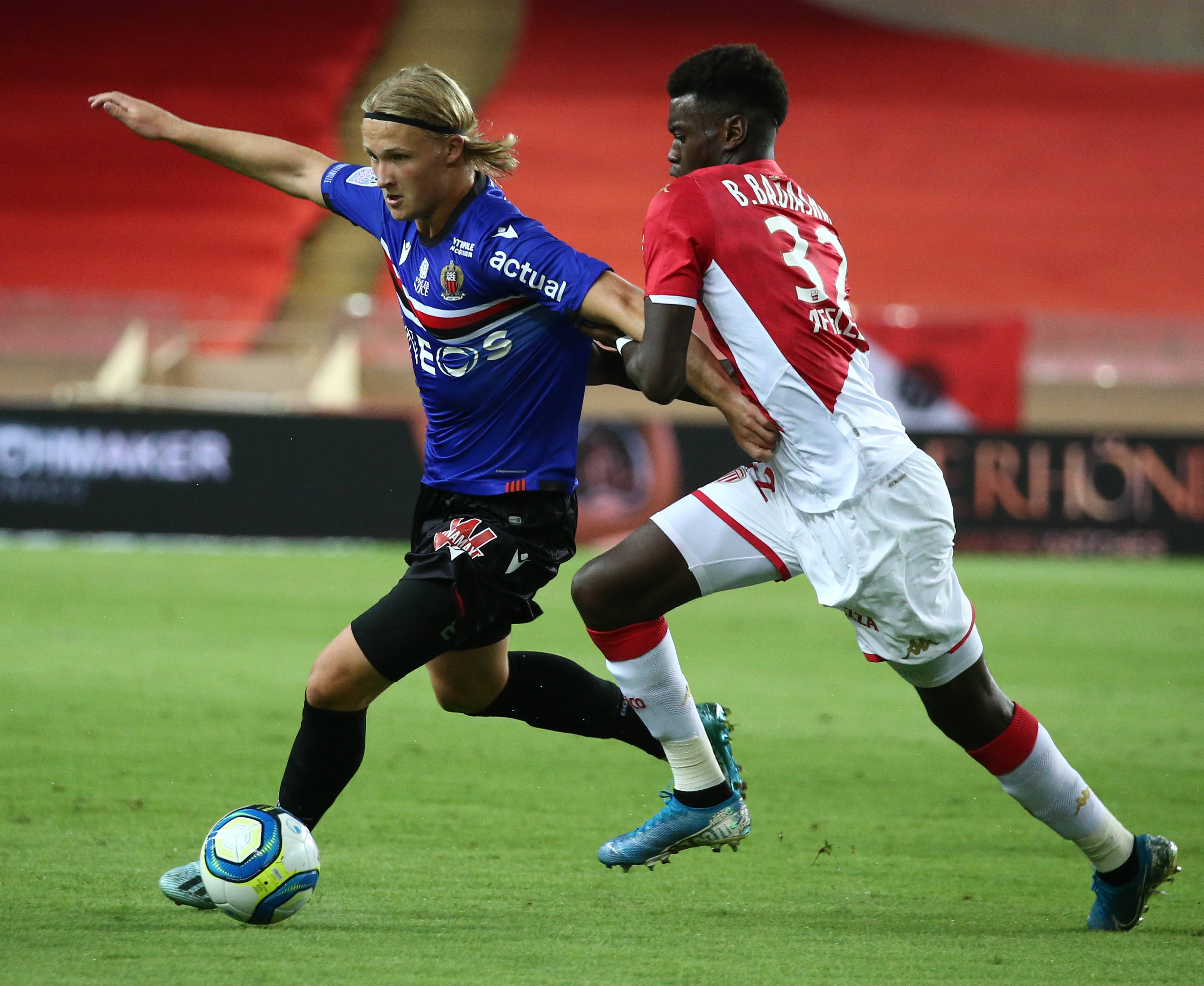 雷速官网-摩纳哥足球俱乐部在主场比赛中表现出色-第1张图片-雷速官网