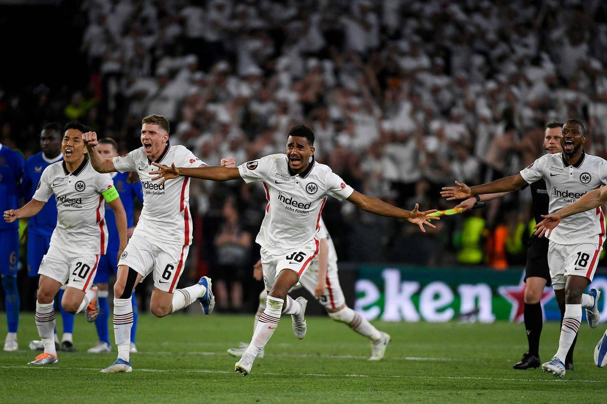 雷速官网-法兰克福战胜对手，领跑积分榜-第1张图片-雷速官网