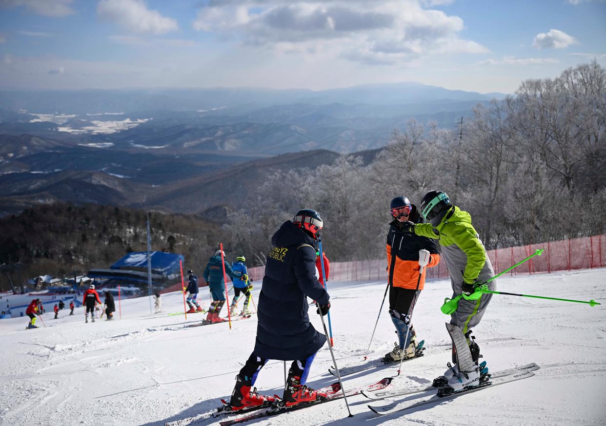 雷速官网-高山滑雪赛场精彩纷呈，德国夺冠成暖心一幕-第2张图片-雷速官网