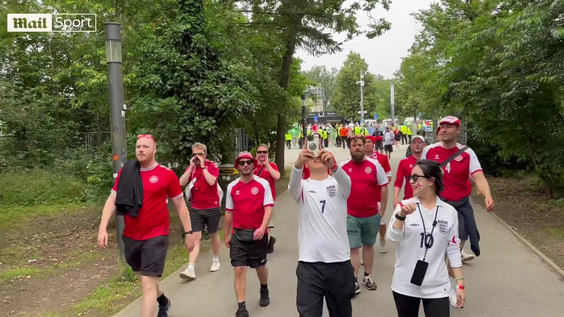 雷速官网下载-西班牙力克丹麦晋级,丹麦球迷沮丧回家-第1张图片-雷速官网 雷速官网下载-西班牙力克丹麦晋级,丹麦球迷沮丧回家-第1张图片-雷速官网