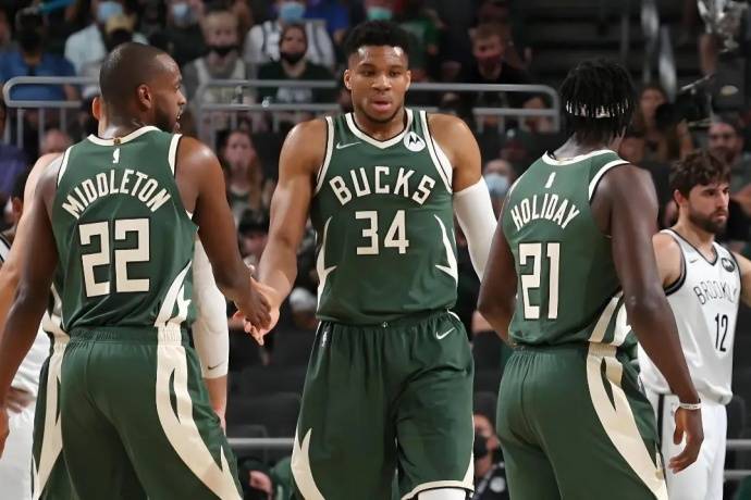 雷速直播-雄鹿客场惜败灰熊，遭遇两连败-第1张图片-雷速官网