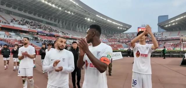 雷速官网-精彩的比赛细节令人难忘,球员们全力以赴拼搏-第2张图片-雷速官网 雷速官网-精彩的比赛细节令人难忘,球员们全力以赴拼搏-第2张图片-雷速官网