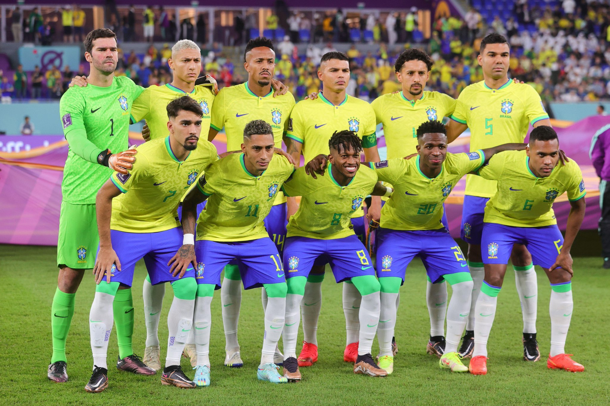 雷速直播-足球世界杯赛事中,一场激烈对决引发球迷狂热-第1张图片-雷速官网 雷速直播-足球世界杯赛事中,一场激烈对决引发球迷狂热-第1张图片-雷速官网