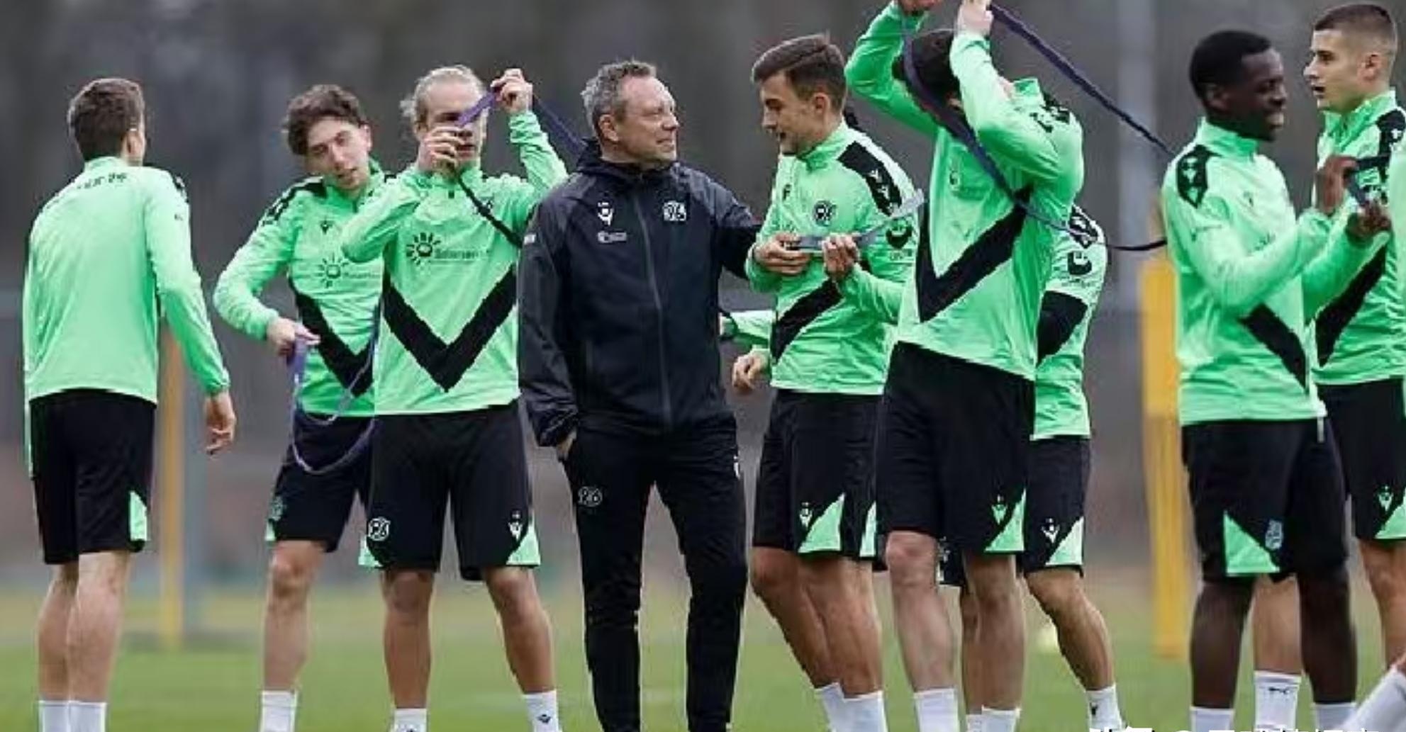 雷速官网下载-沙尔克04防守坚固，停下对手连胜步伐-第1张图片-雷速官网