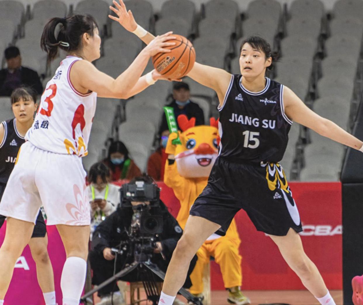 雷速官网-湖北女篮表现强劲，赢得胜利！-第2张图片-雷速官网