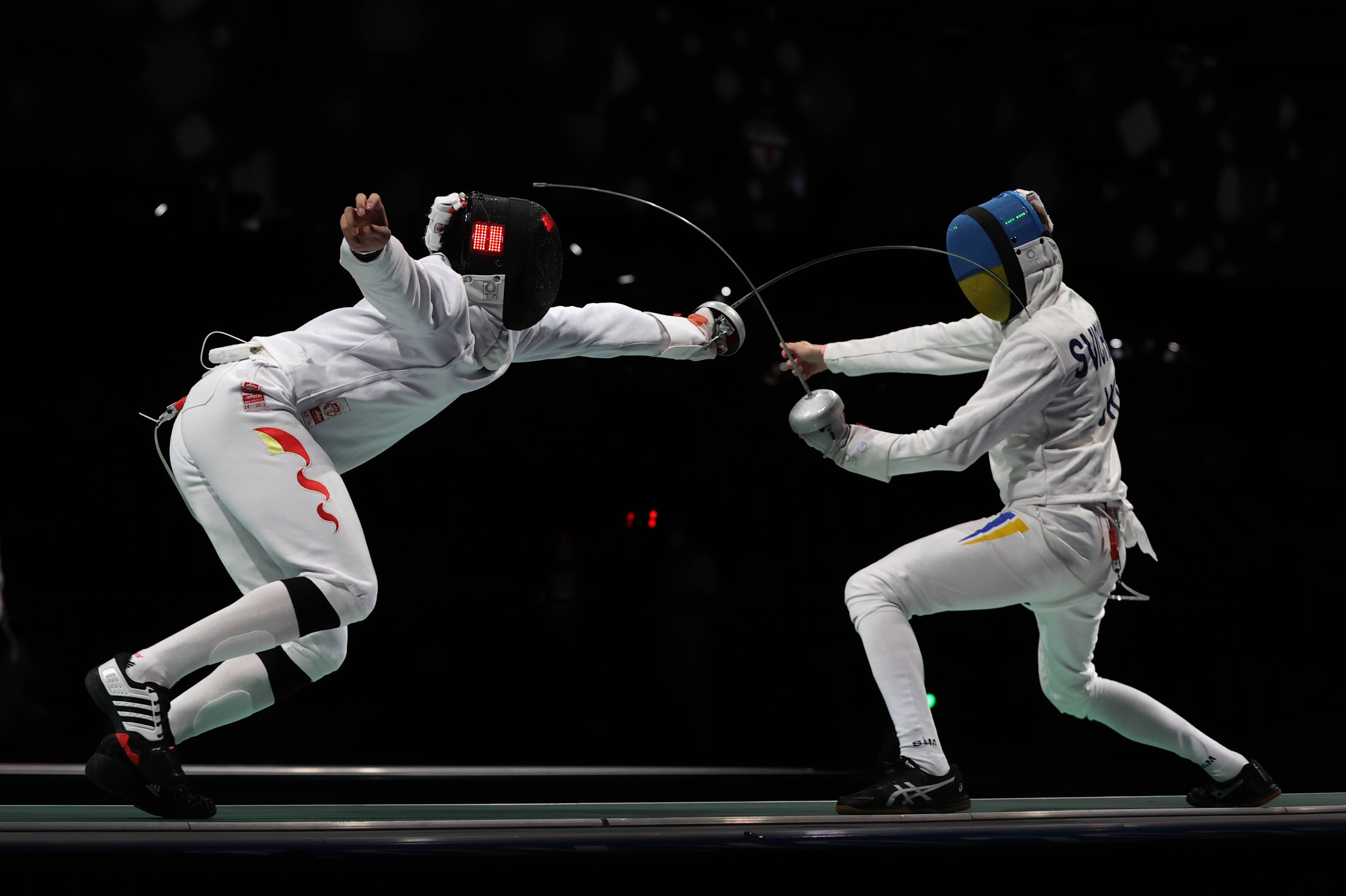 雷速-英国运动员在击剑项目上展现绝技-第1张图片-雷速官网
