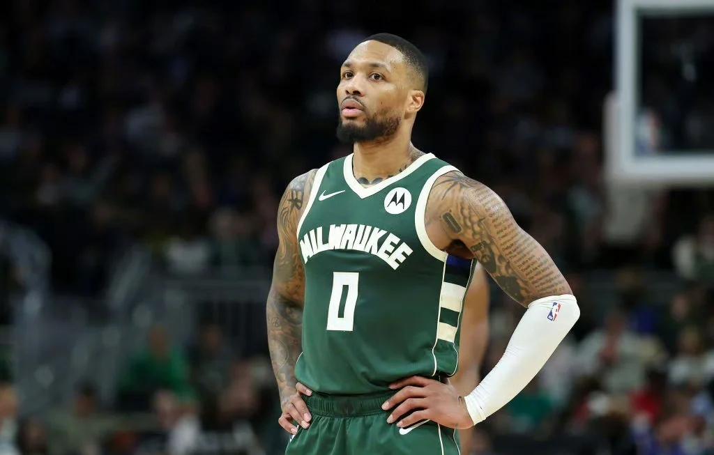 雷速官网-雄鹿遭遇三连败，榜首位置岌岌可危-第2张图片-雷速官网