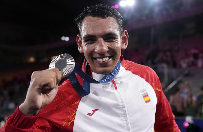 雷速直播-拳击冠军战落幕，西班牙选手夺冠-第2张图片-雷速官网