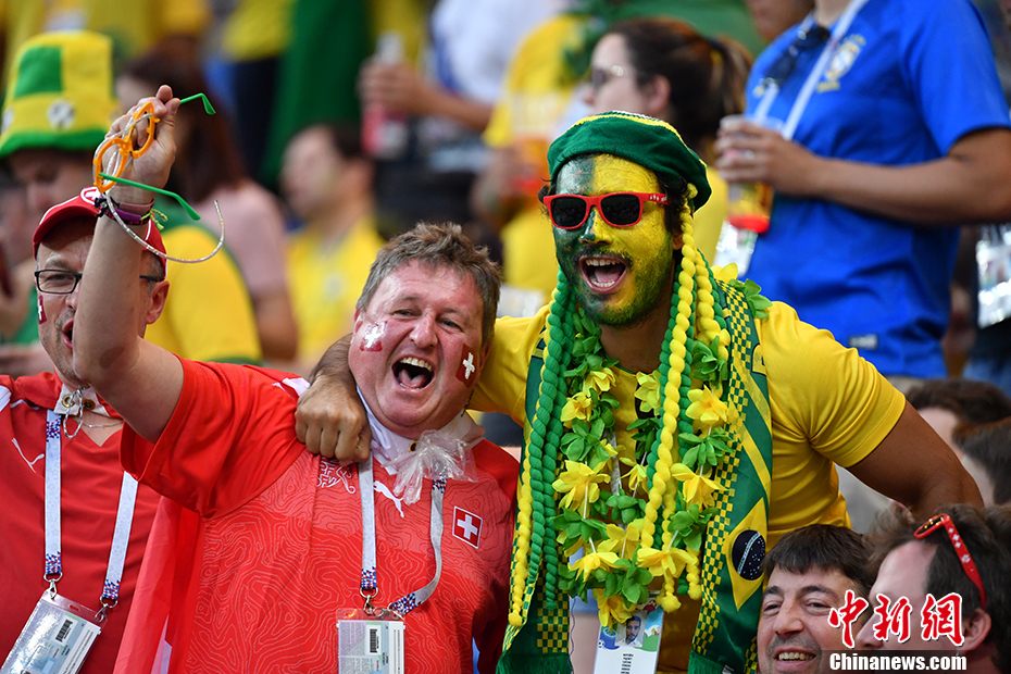 雷速直播-美洲篮球大赛观众喊出新口号，球迷热情高涨-第2张图片-雷速官网