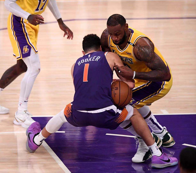 雷速官网-瑞典意外出局，波兰晋级欧预赛半决赛-第2张图片-雷速官网