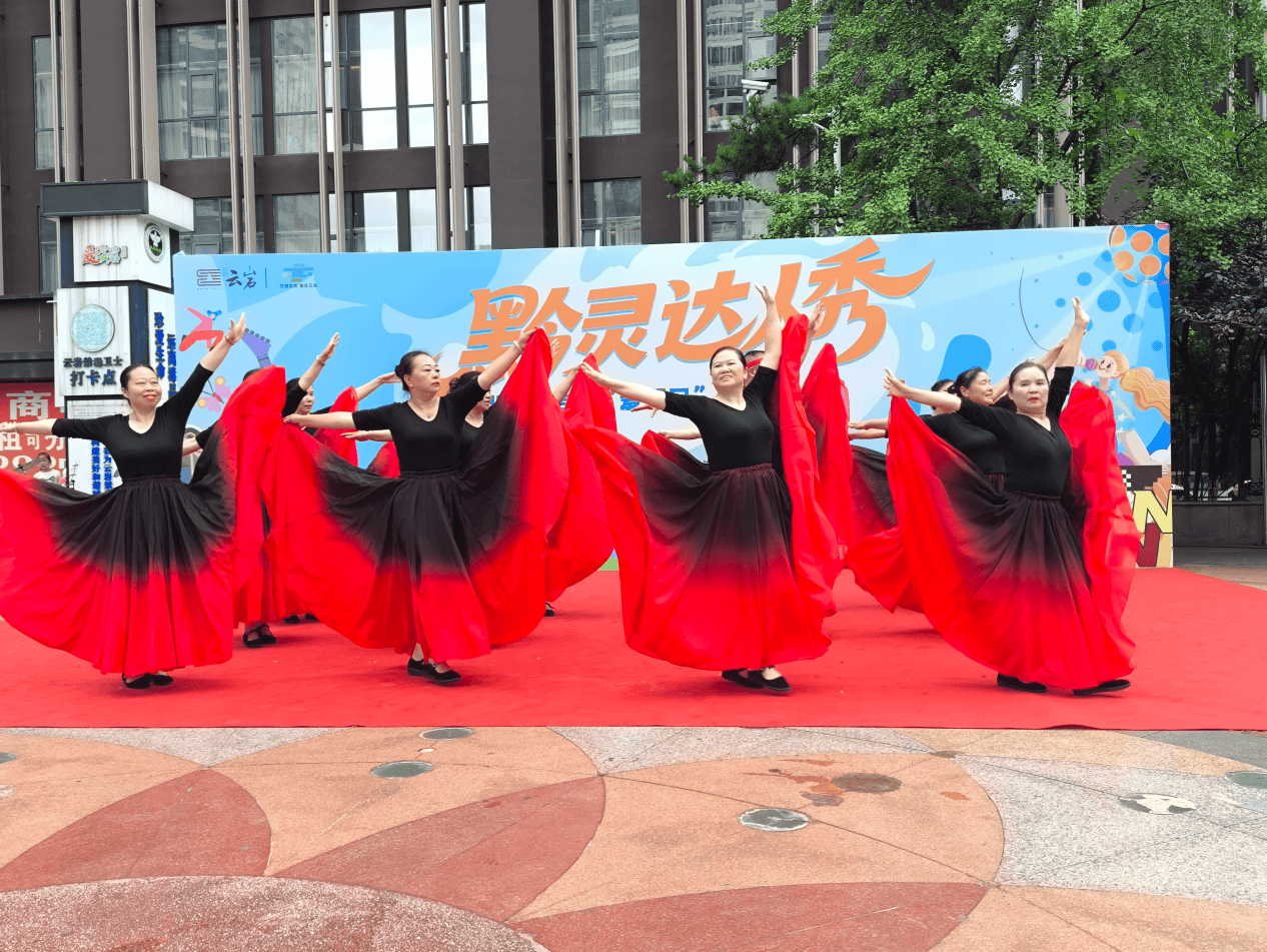 雷速官网下载-红红火火！球队的风采在赛场上绽放-第1张图片-雷速官网