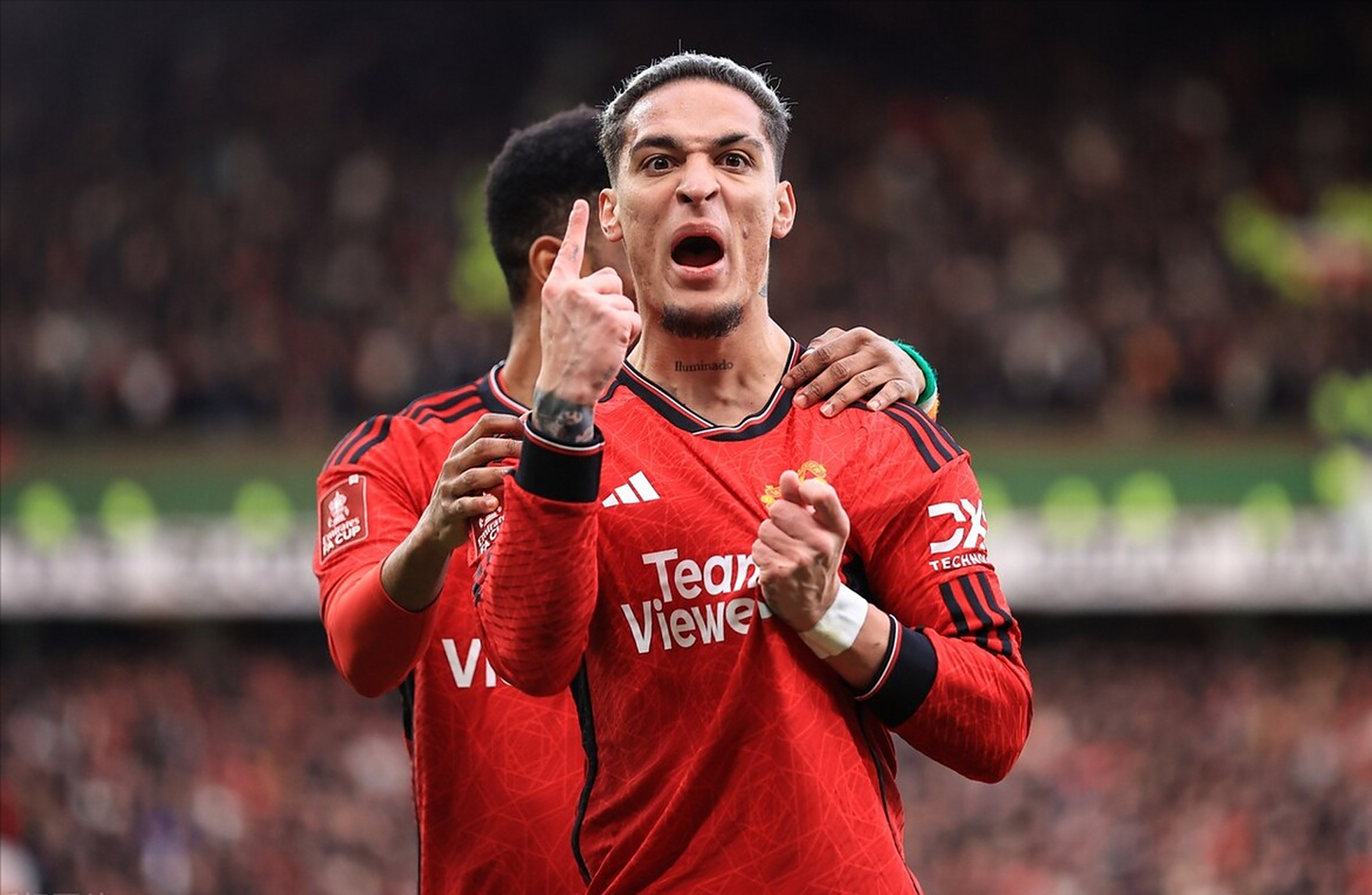 雷速-利物浦客场逆转,萨哈赫梅开二度拓稳七连胜,领跑具界冠-第2张图片-雷速官网 雷速-利物浦客场逆转,萨哈赫梅开二度拓稳七连胜,领跑具界冠-第2张图片-雷速官网