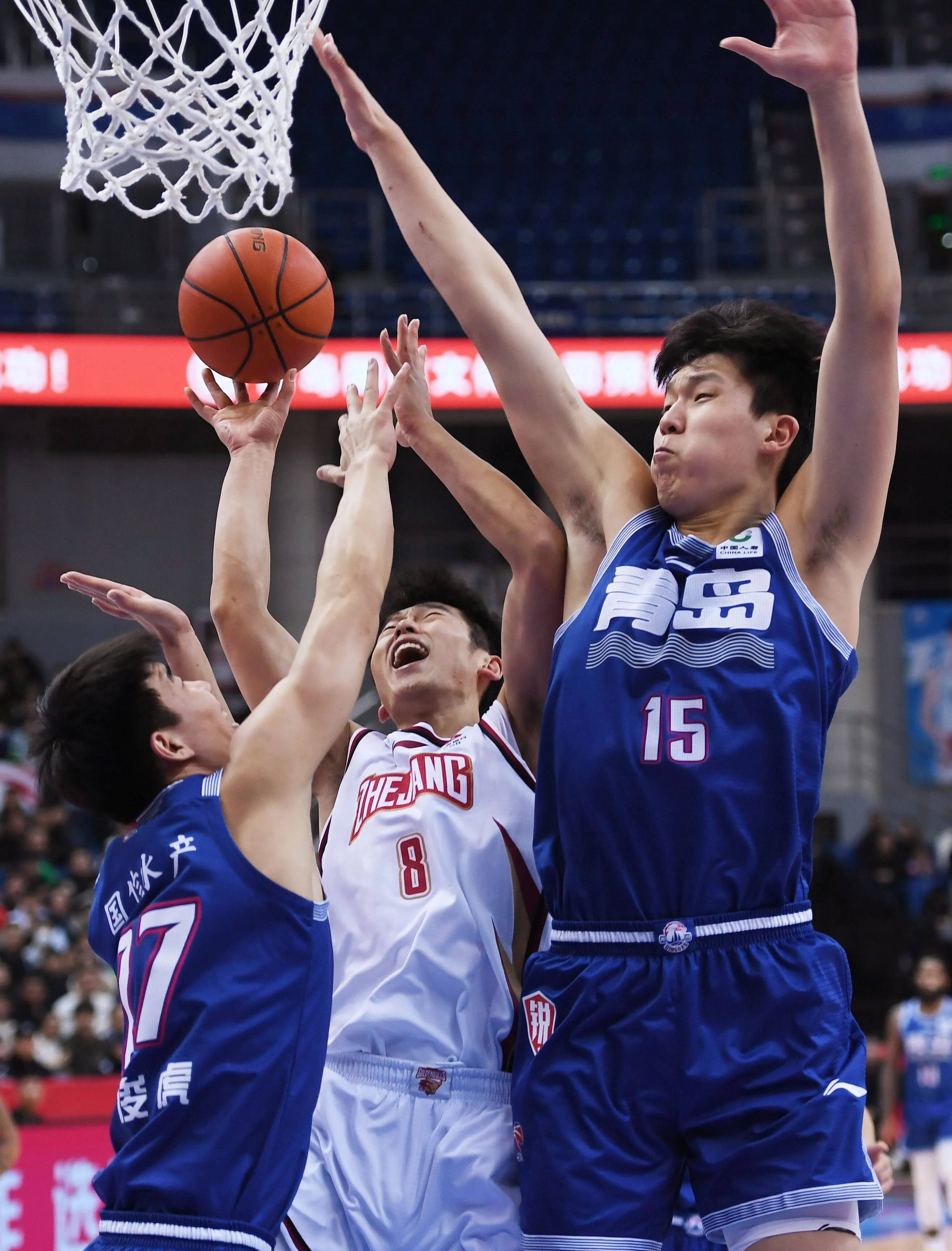 雷速直播-青岛队客场大胜广州，结束两连败-第1张图片-雷速官网