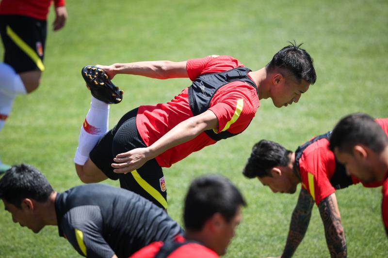 雷速官网下载-球队内部小组训练，对抗赛产生惊涛骇浪，一触即发-第1张图片-雷速官网