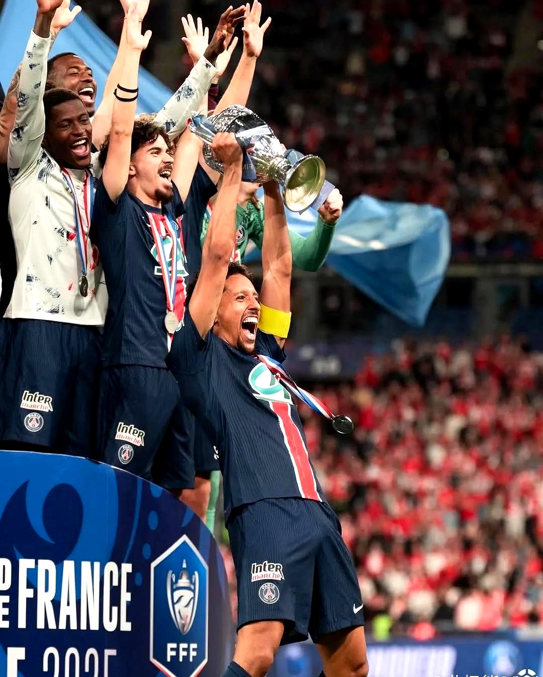 雷速-精彩！欧预赛世界杯热身赛，双方争夺胜利-第1张图片-雷速官网