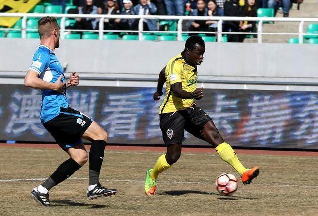 雷速官网-青岛黄海主场负于深圳佳兆业，积分榜倒数-第1张图片-雷速官网