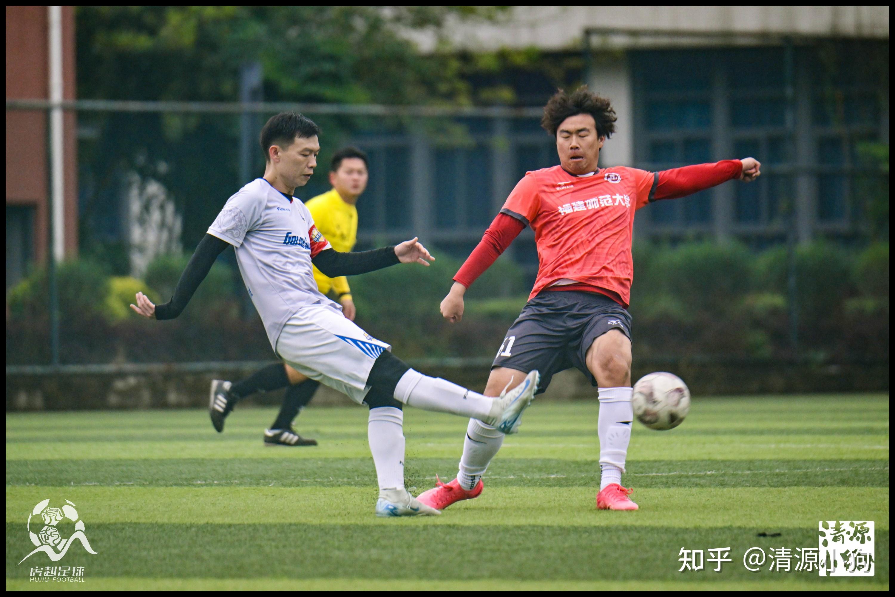 雷速官网-足球联赛激烈对抗连连上演，球队实力逐渐凸显-第1张图片-雷速官网