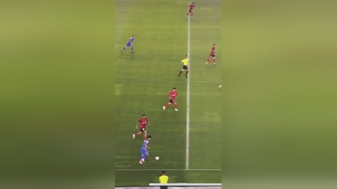 雷速官网-足球联赛激烈对抗连连上演，球队实力逐渐凸显-第2张图片-雷速官网