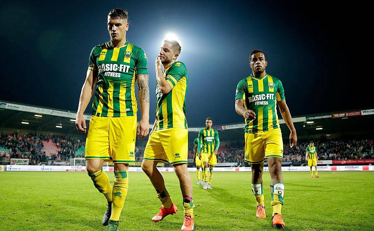 雷速官网-凯泽斯劳滕足球队发挥出色，力争冲入前列-第1张图片-雷速官网