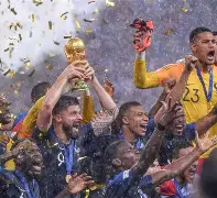 雷速-欧洲国家杯角逐燃情上演，球员拼尽全力赢得胜利-第2张图片-雷速官网