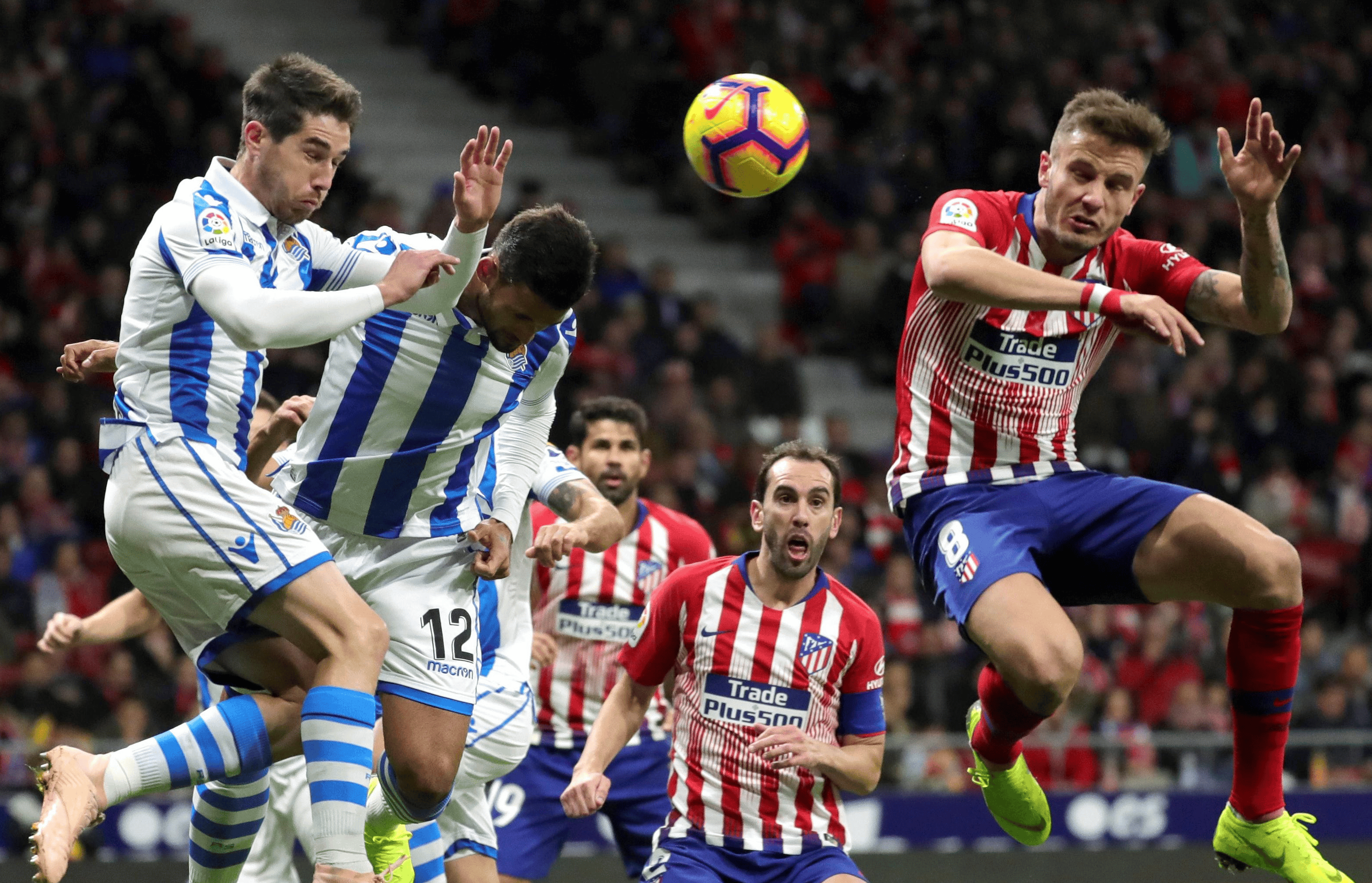 雷速官网-皇马连下两城，晋级首轮赛事-第1张图片-雷速官网