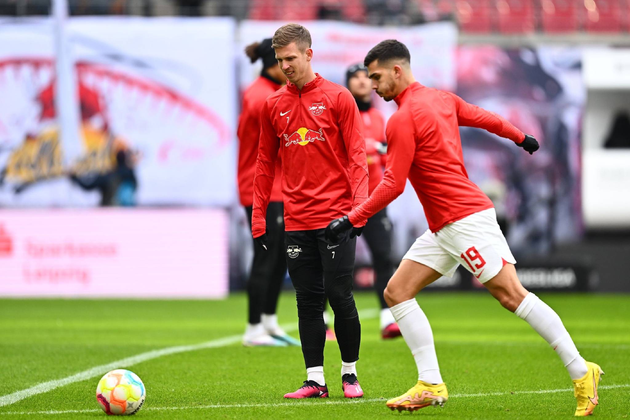 雷速-佛罗伦萨队教练组探访莱比锡红牛，考察德甲训练方式-第2张图片-雷速官网