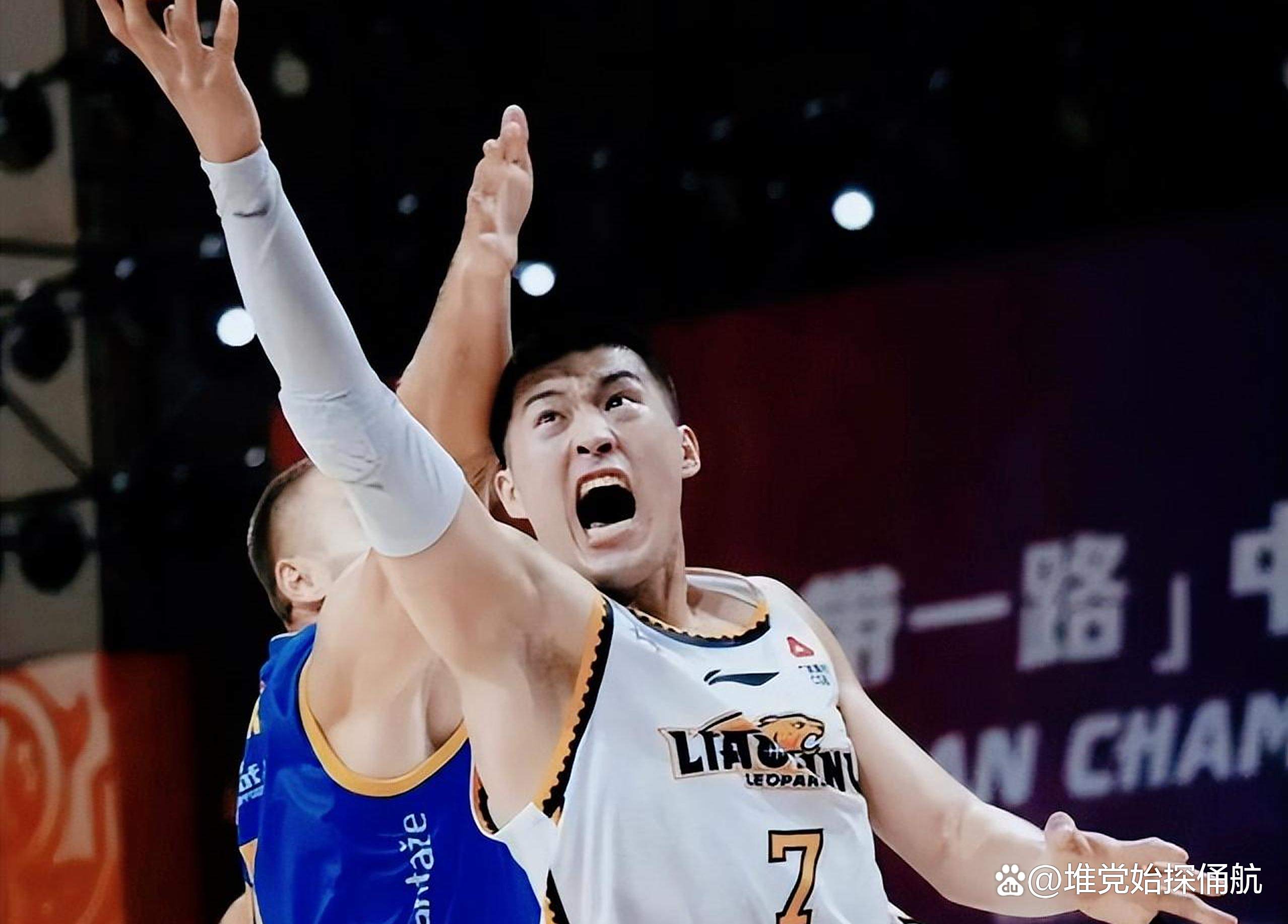 雷速官网下载-辽宁男篮上演绝杀，力克重庆队-第1张图片-雷速官网