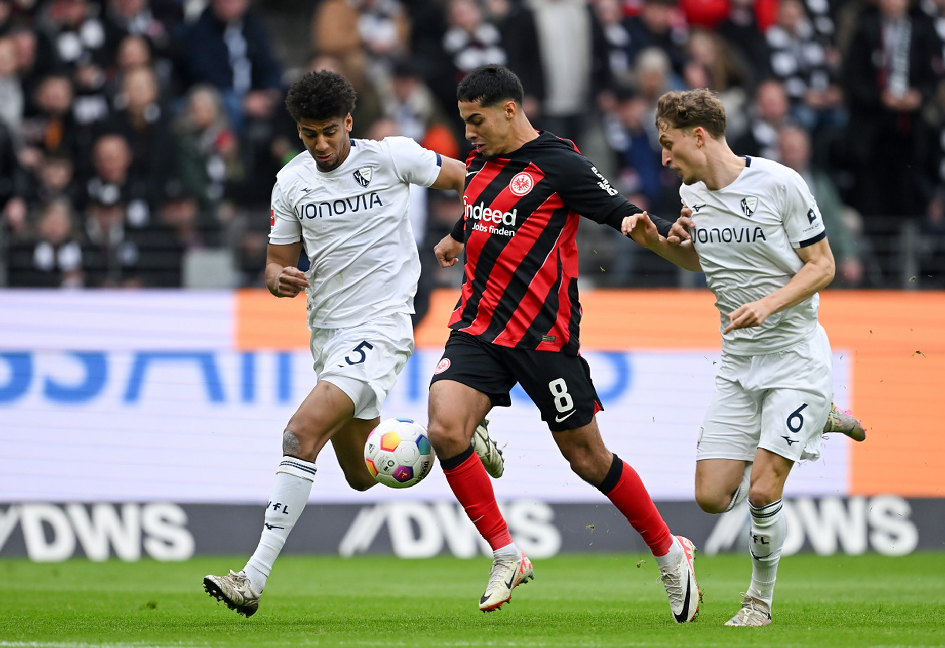 雷速官网-沃尔夫斯堡主场大捷，保持不败记录-第1张图片-雷速官网