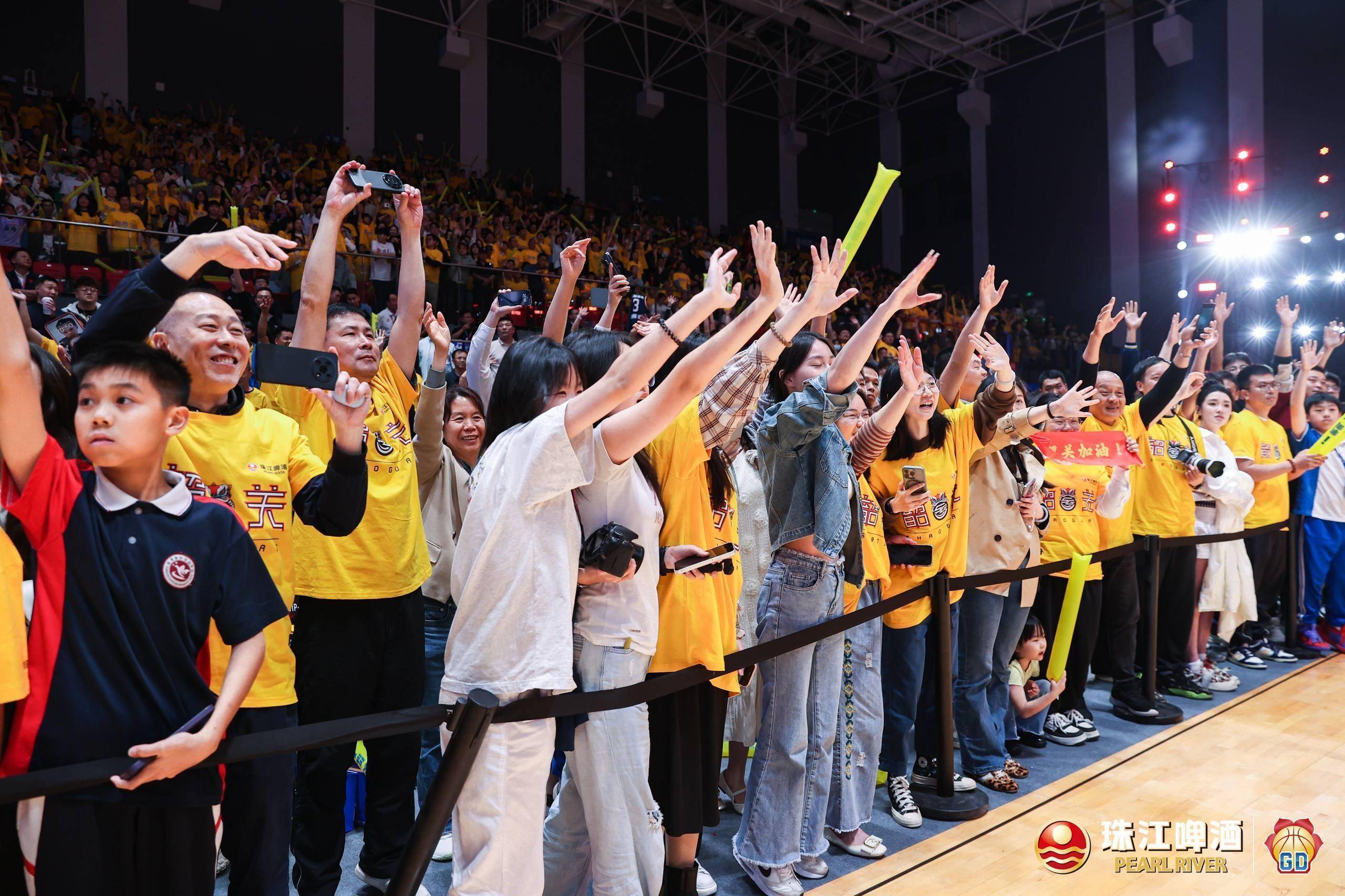 雷速直播-以色列篮球联赛精彩纷呈，观众欢呼不断-第2张图片-雷速官网