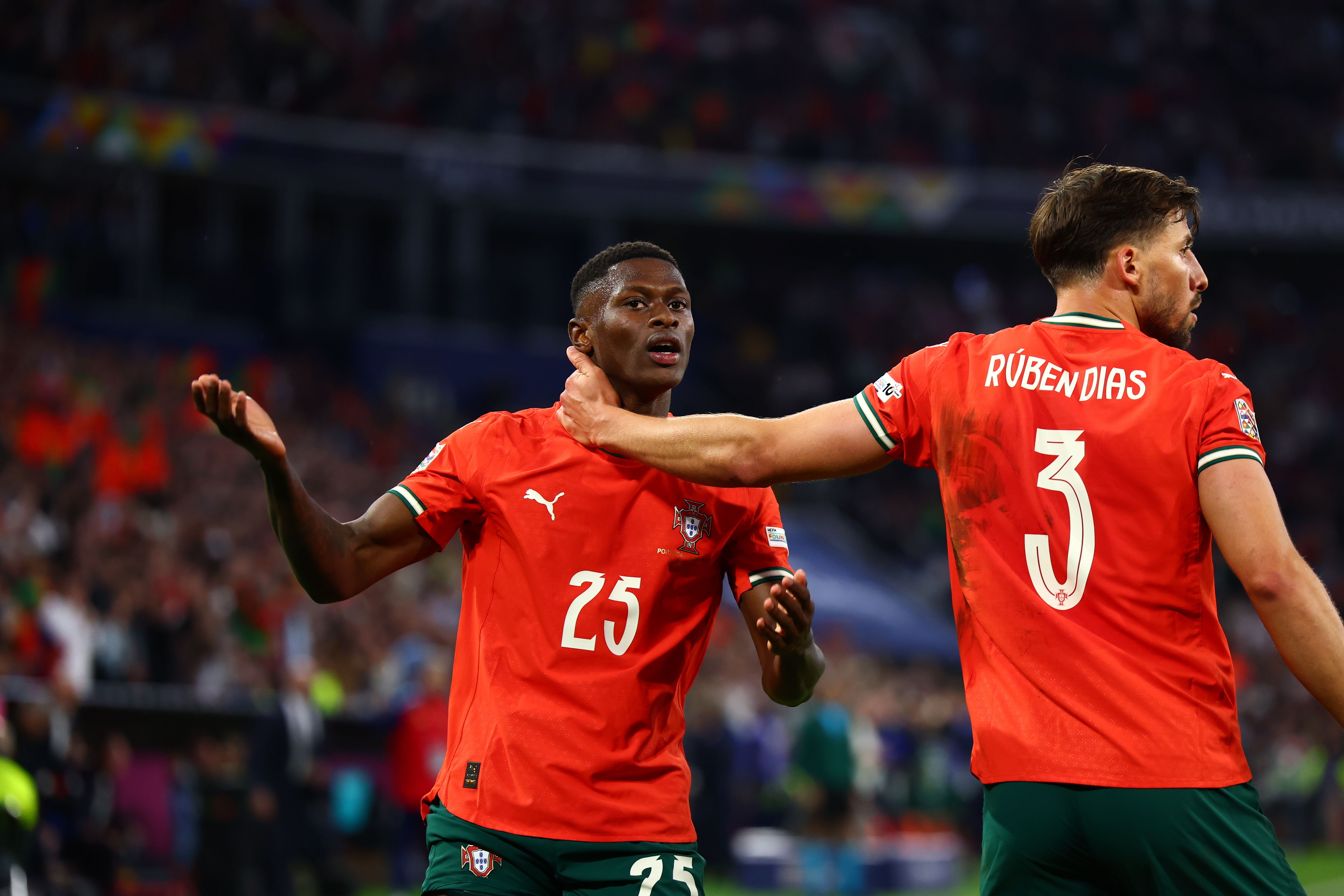 雷速官网-葡萄牙球员获得国际足球奖项提名-第2张图片-雷速官网