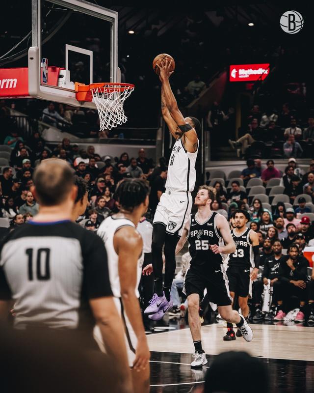 雷速官网-篮网队员训练时不慎受伤，需缺阵一段时间-第1张图片-雷速官网