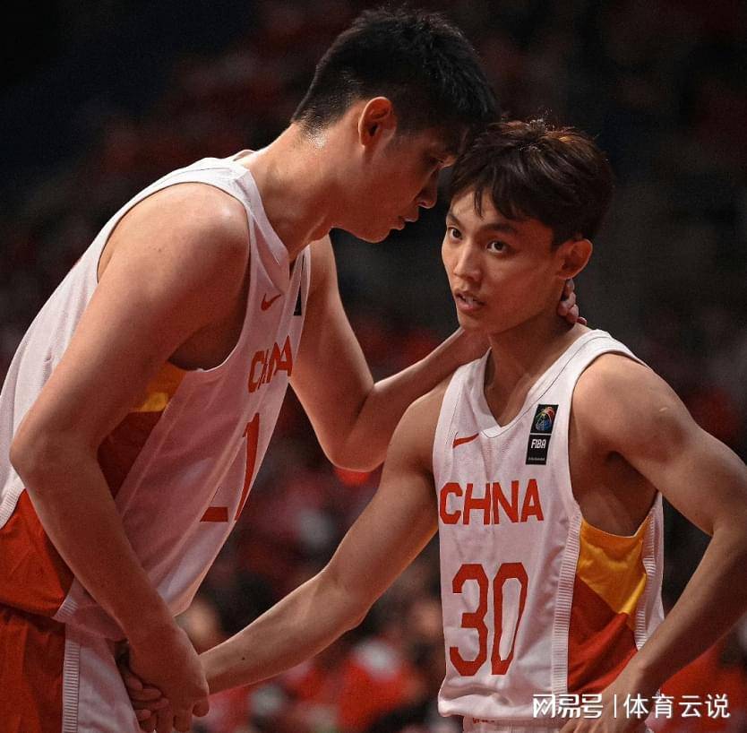 雷速官网下载-公牛队遇困境，球员交流寻找突破之道-第1张图片-雷速官网