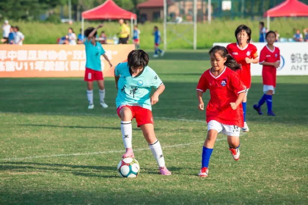 雷速官网-杭州女足在比赛中展现出强大的团队合作精神-第1张图片-雷速官网