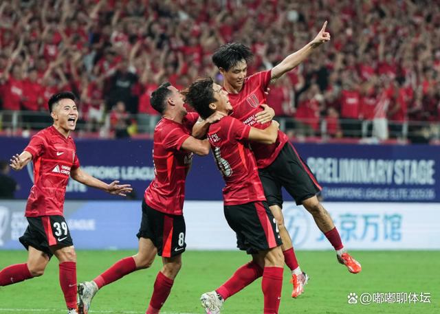 雷速官网下载-上海申花迎战亚冠强敌，备战全力出击-第2张图片-雷速官网