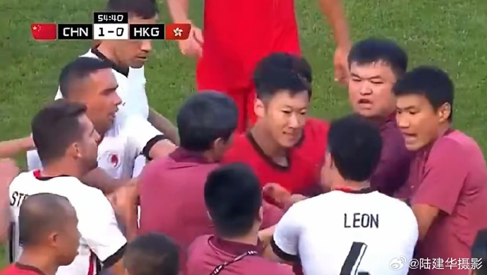 雷速直播-两支球队对峙，胜负未定-第2张图片-雷速官网